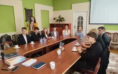 Członkowie Młodzieżowego Zespołu Doradczego Burmistrza Wielunia