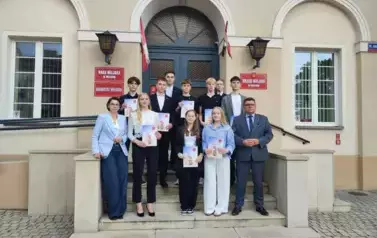 Członkowie Młodzieżowego Zespołu Doradczego Burmistrza Wielunia