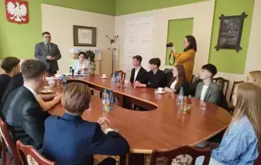Członkowie Młodzieżowego Zespołu Doradczego Burmistrza Wielunia