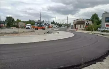 Rondo na ulicy Warszawskiej na ukończeniu