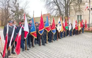 Święto Niepodległości poczty sztandarowe