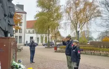 Święto Niepodległości składanie kwiat&oacute;w