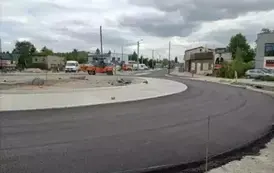 Rondo na ulicy Warszawskiej na ukończeniu