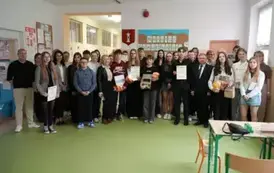 Drużynowa pr&oacute;ba sił przed egzaminem &oacute;smoklasisty