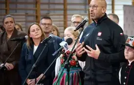 Wręczenie decyzji o przyznaniu dofinasowania na budowę Orlika w Wieluniu