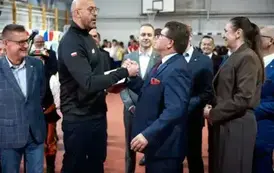 Wręczenie decyzji o przyznaniu dofinasowania na budowę Orlika w Wieluniu